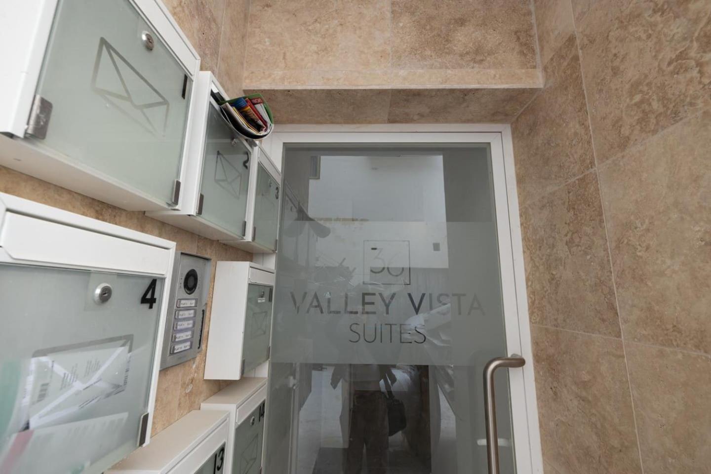 2bed Flat W Shared Heated Pool In Mlh By Homely! *